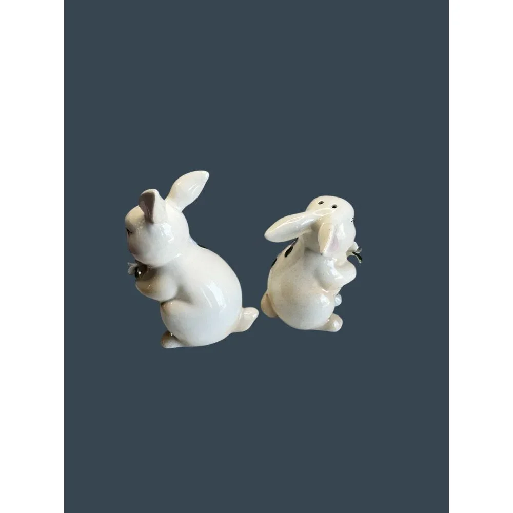 Vintage Easter Bunny Rabbit Salt Pepper Shakers Hand Painted Floral 2 1/2" - Picture 6 of 7